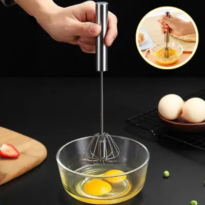 fouet - omelette en preparation