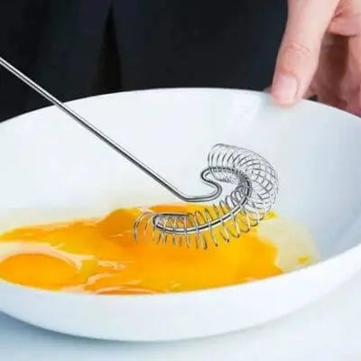 fouet_-preparation_d_une_omelette2